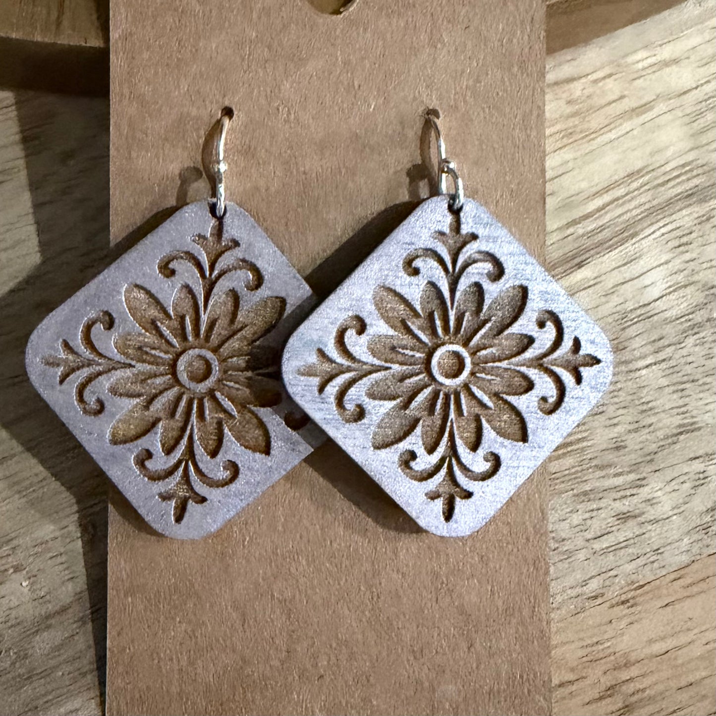 Wood Square Engrave - Silver Shimmer