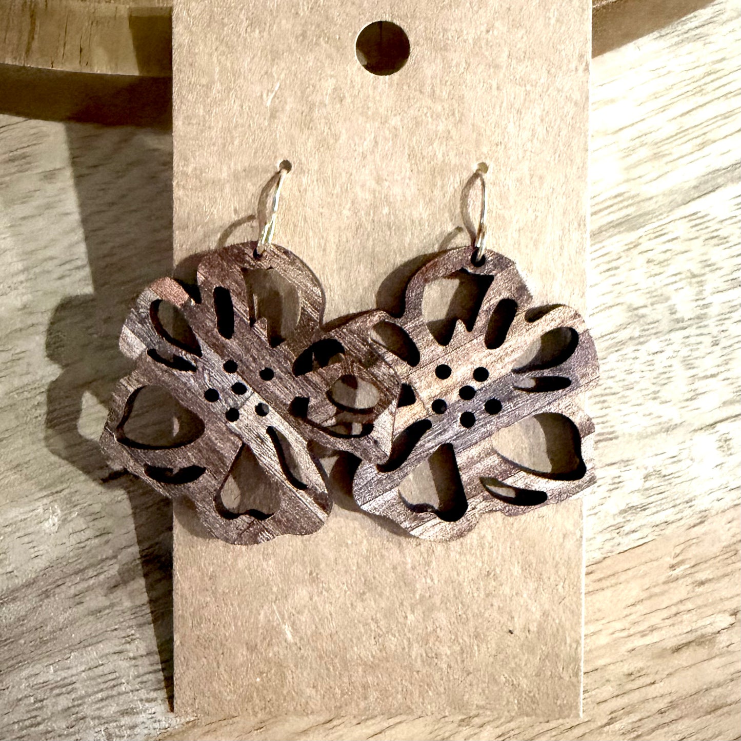 Flower Cutout - Wood Pattern