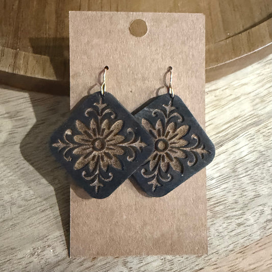 Wood Square Engrave - Black