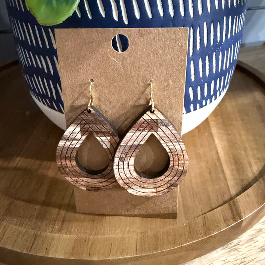 Teardrop Cutout - Wood Pattern